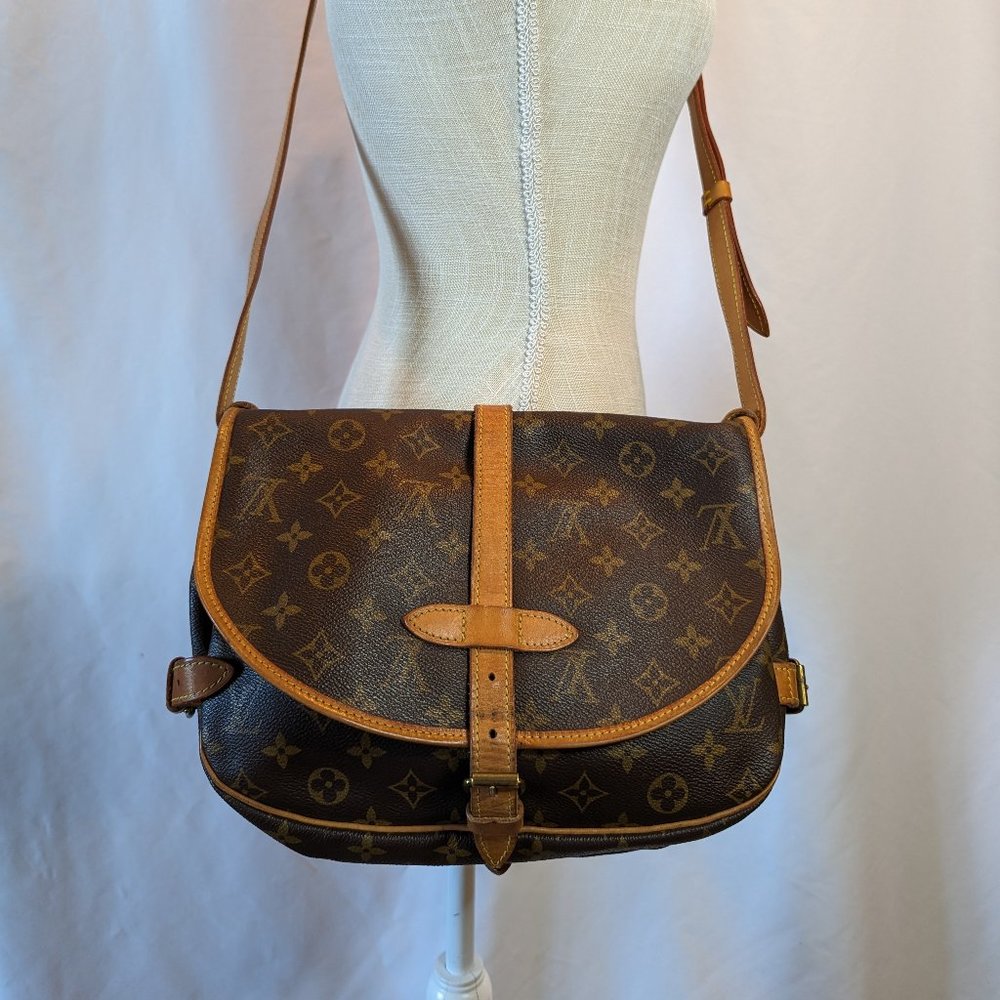 LOUIS VUITTON Saumur 35 Saddlebag - Picture 1 of 13
